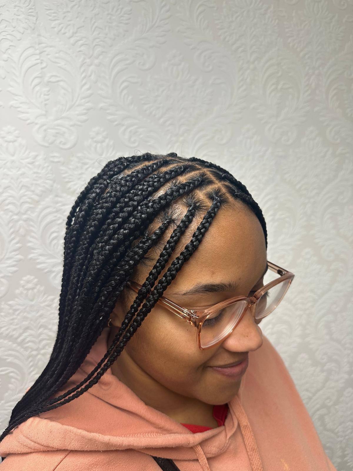 Client side view showing knotless braid hairline